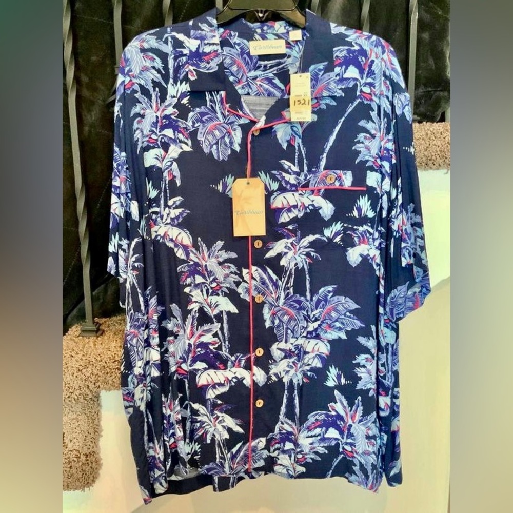 Men’s BRAND NEW Size XL Short Sleeve Shirt.  #1521